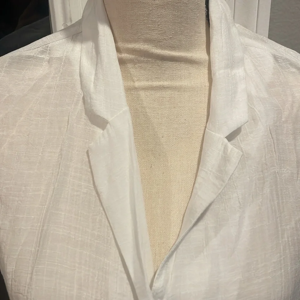 NWOT A Byer Womens White and Blue Ombre Button Down Shirt Top Blouse Size Large - Picture 2 of 9